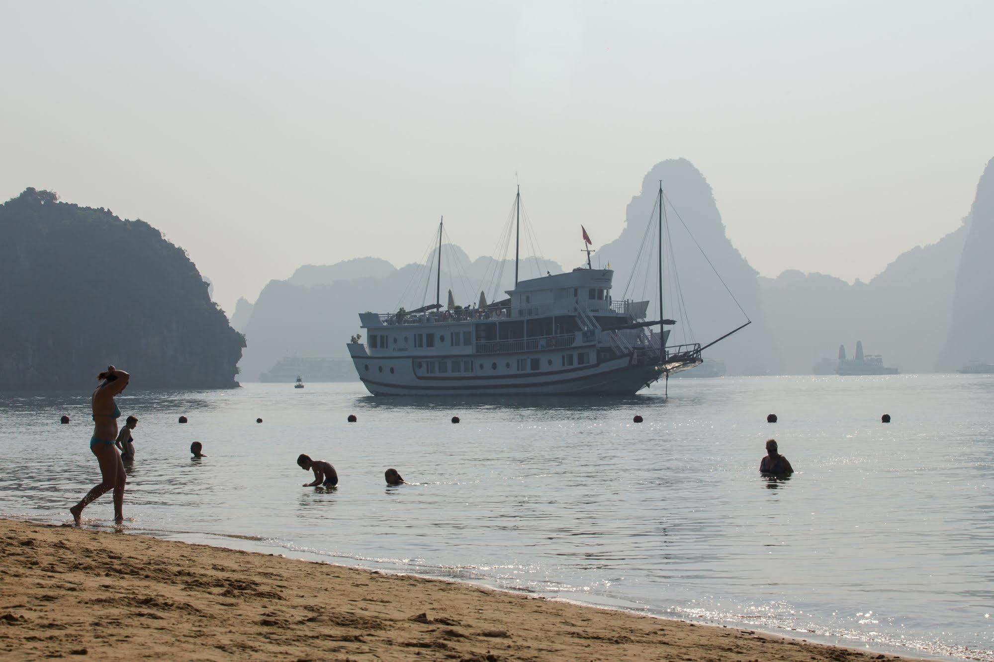 ホテル Flamingo Luxury Cruises ハロン エクステリア 写真