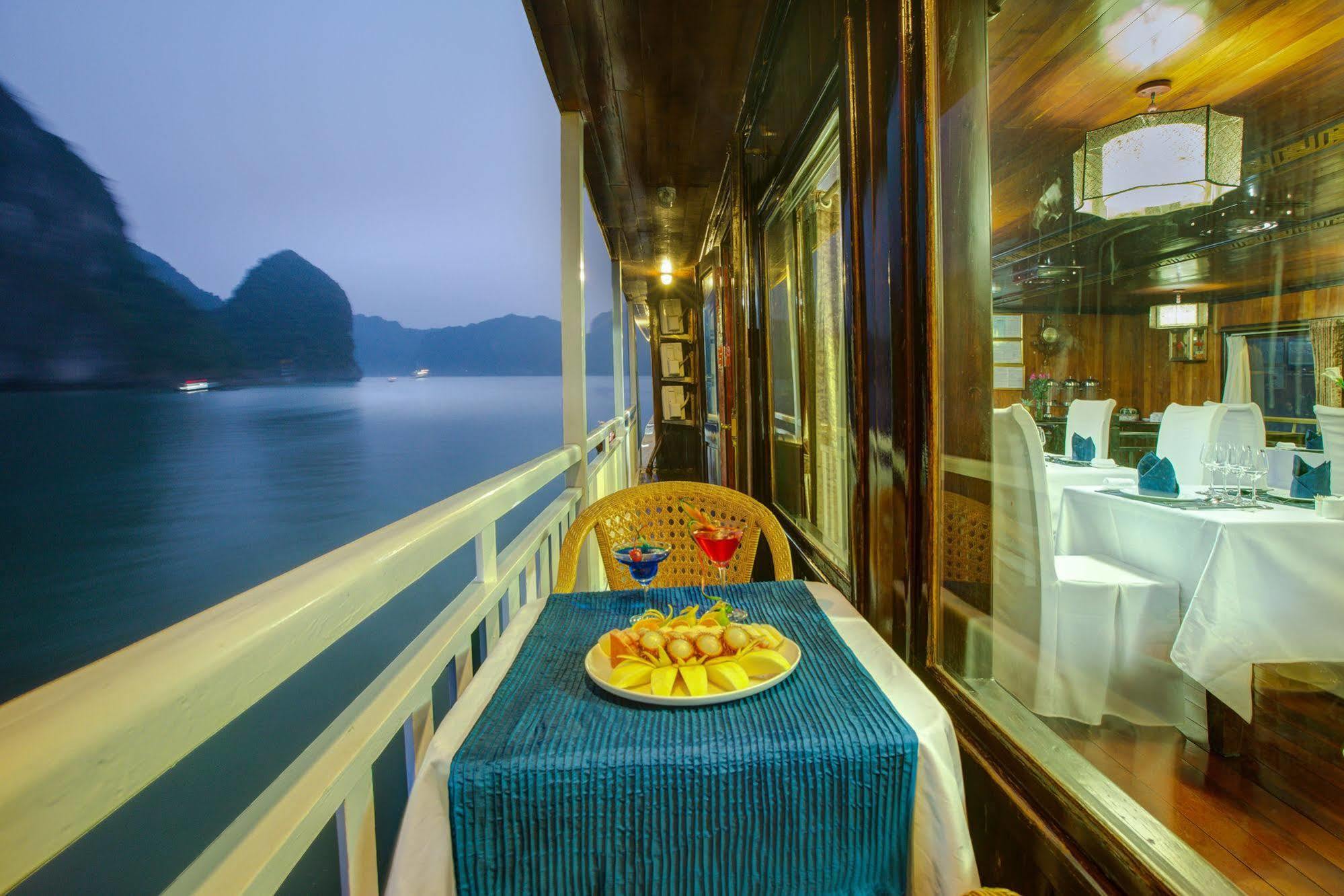 ホテル Flamingo Luxury Cruises ハロン エクステリア 写真
