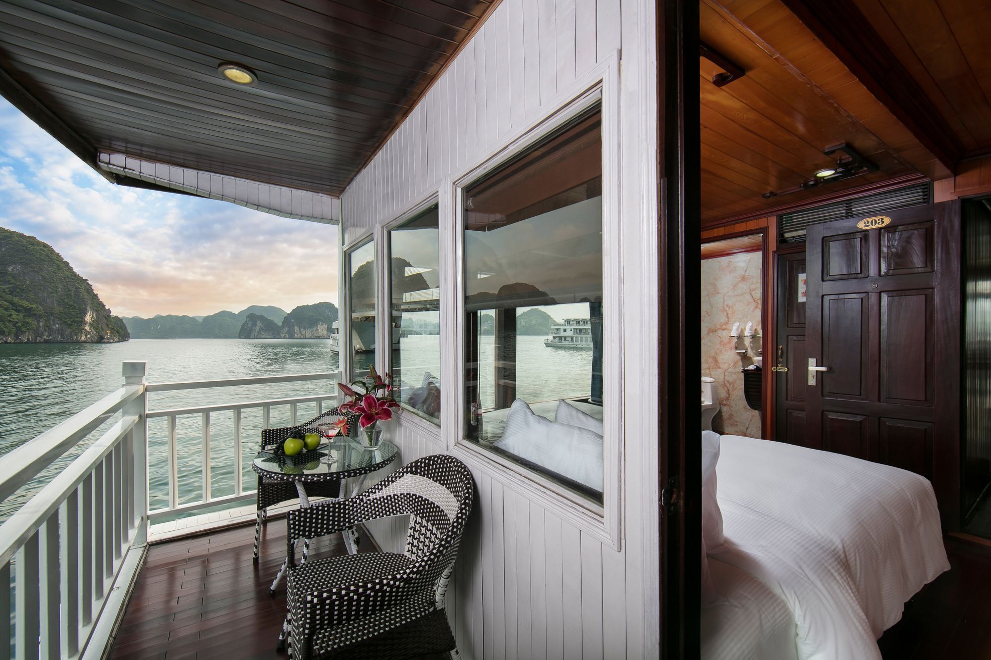 ホテル Flamingo Luxury Cruises ハロン エクステリア 写真