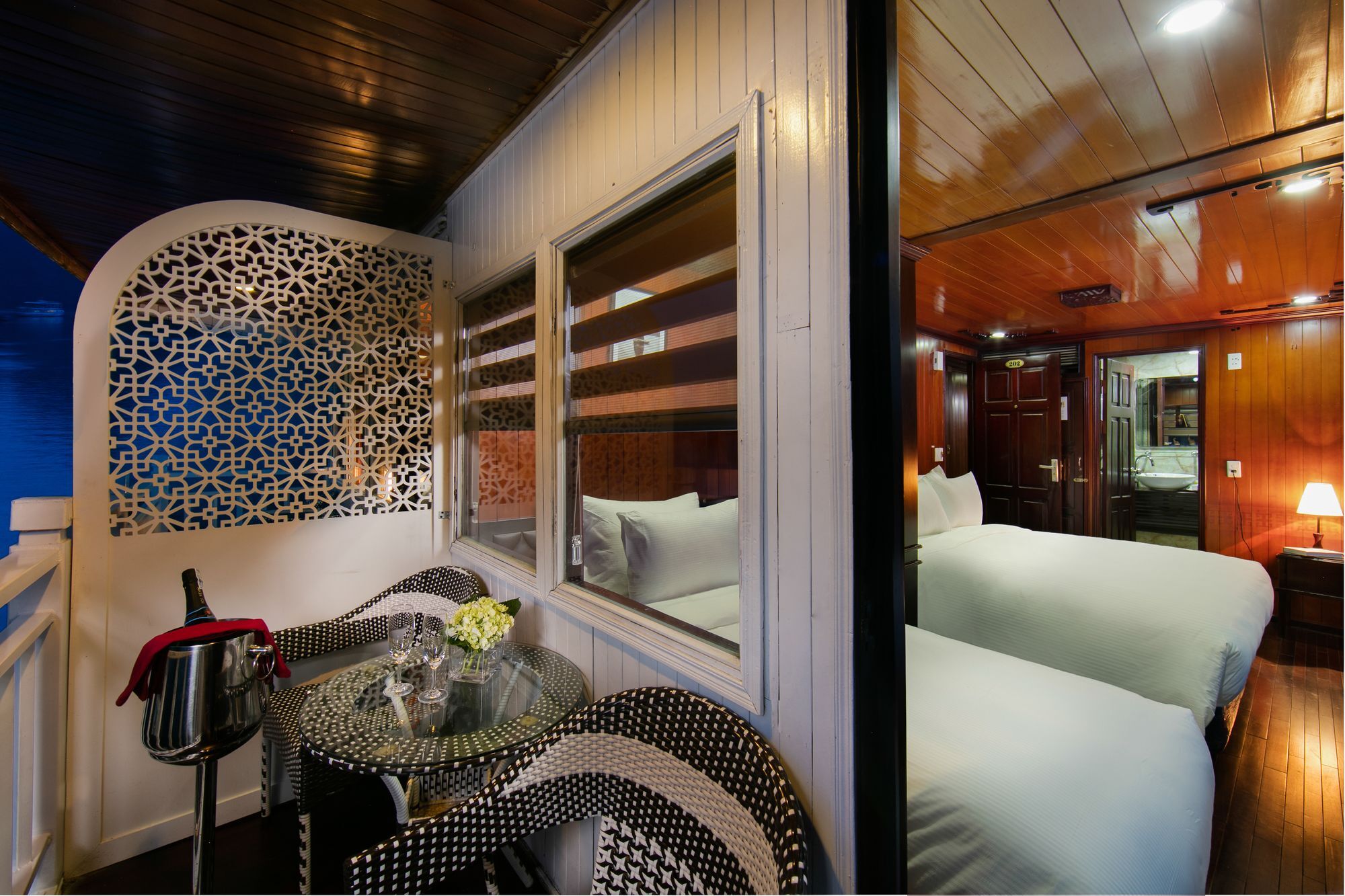 ホテル Flamingo Luxury Cruises ハロン エクステリア 写真
